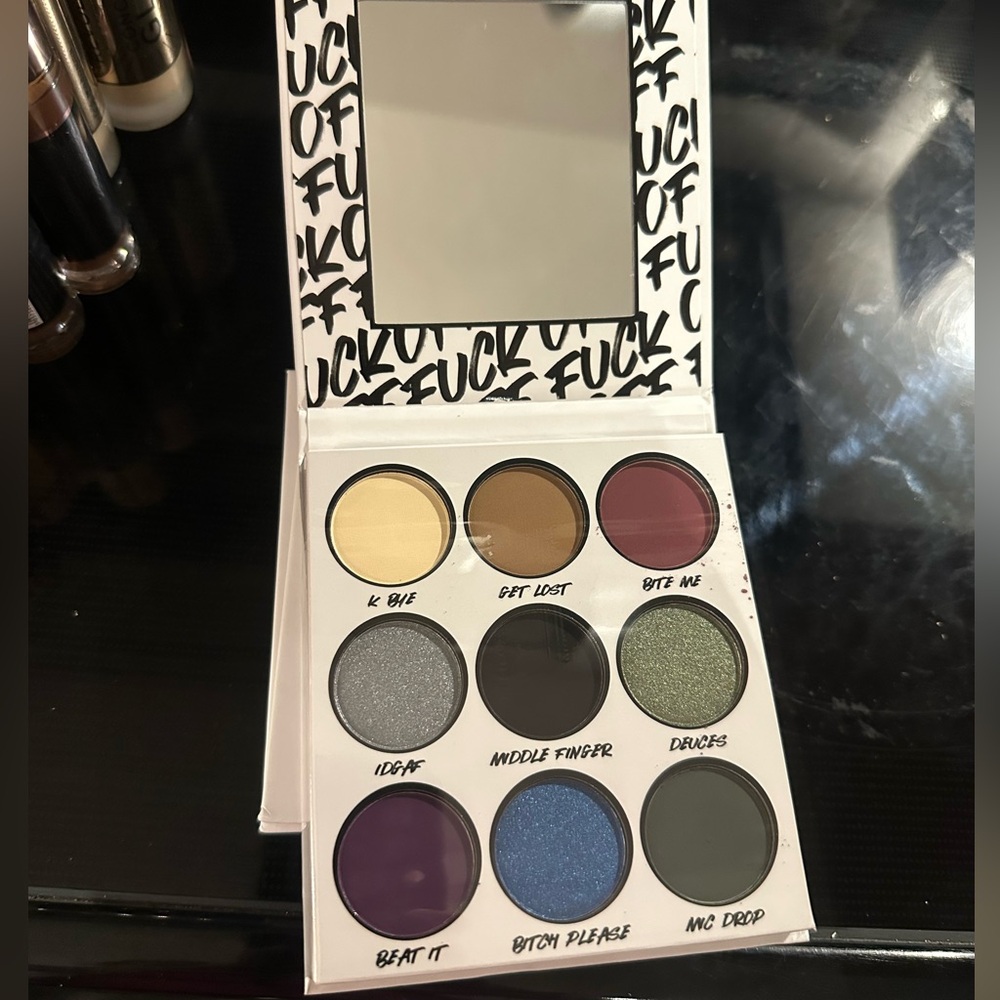 BH Cosmetics Edgy Eyeshadow Palette